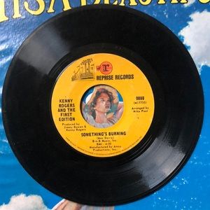 Kenny Rogers Momma's Waiting/Something's Burning  Vinyl 45 Record